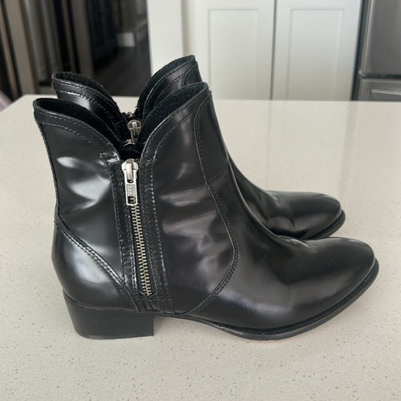 Seychelles Lucky Penny Patent Leather Booties Black Size 8 - Picture 3 of 16